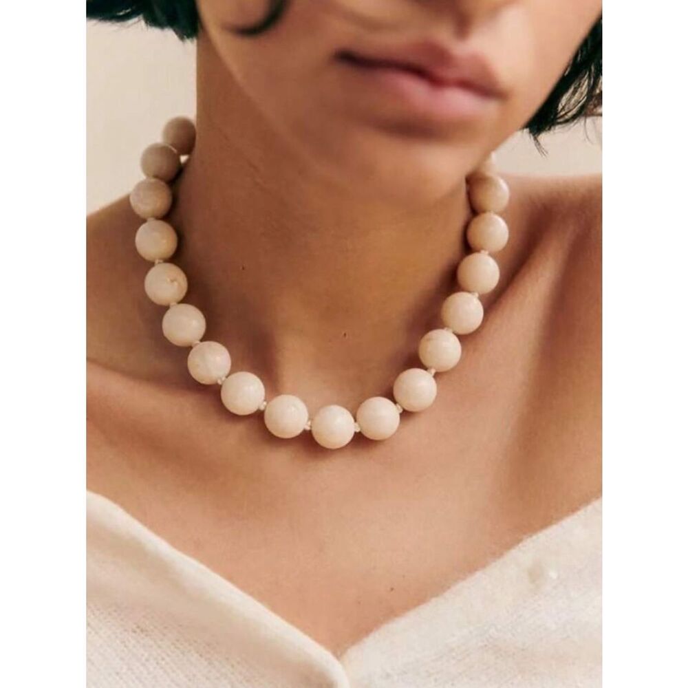 White Beaded Necklace S1401